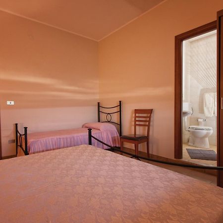 Joanne B&B Canicattini Bagni Buitenkant foto